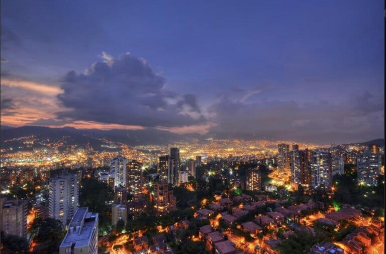 Iniciativa Legal Abogados | Servicio en Derecho Comercial